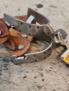 Weaver Spurs with Decorative Metal Inlay - Brown Leather